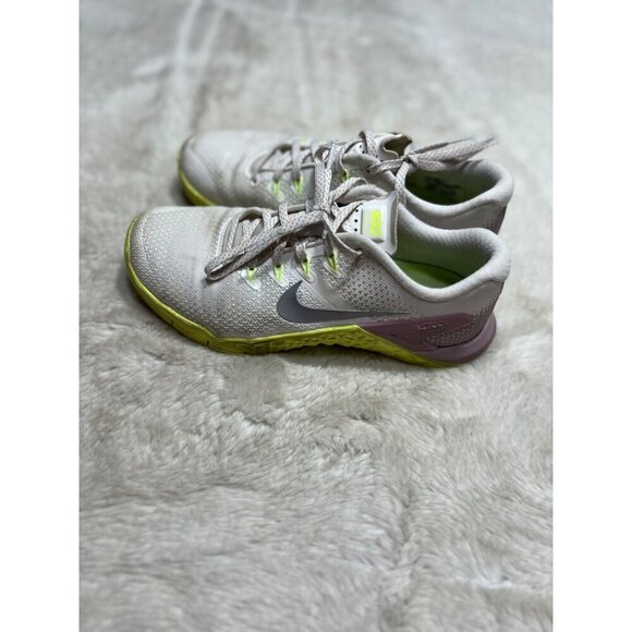 Nike Metcon 4 yellow white women sneaker size 6.5 - Picture 1 of 8